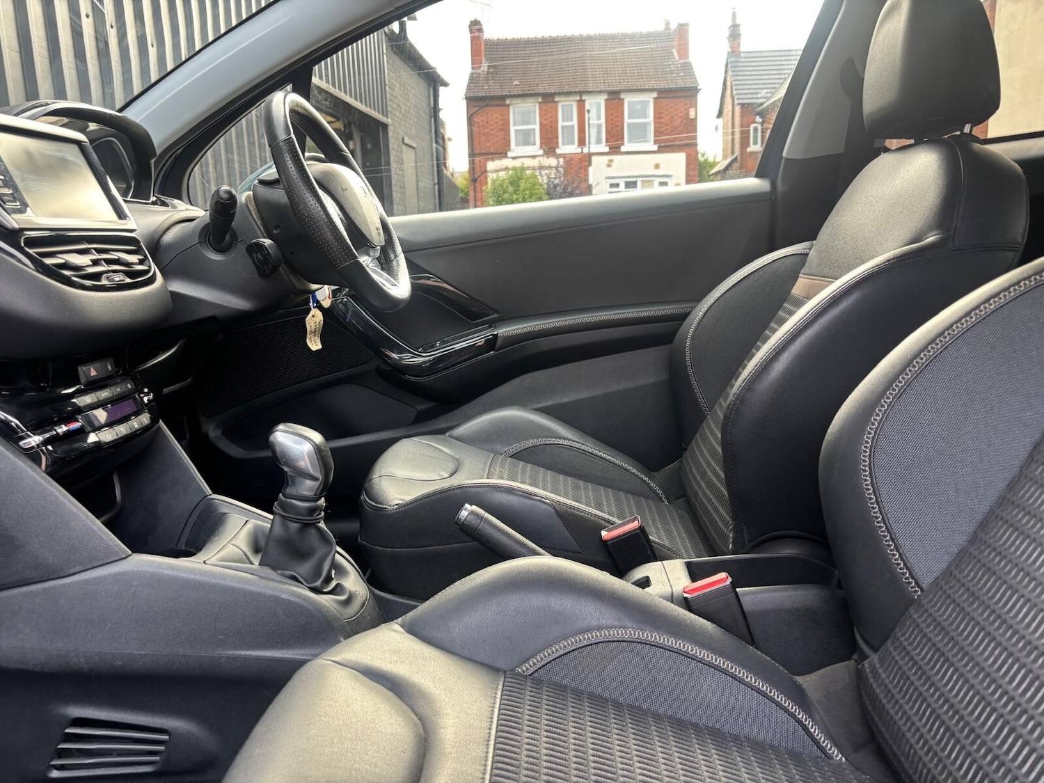 Used Peugeot 208 2013 for sale - 76428177: Photo 24