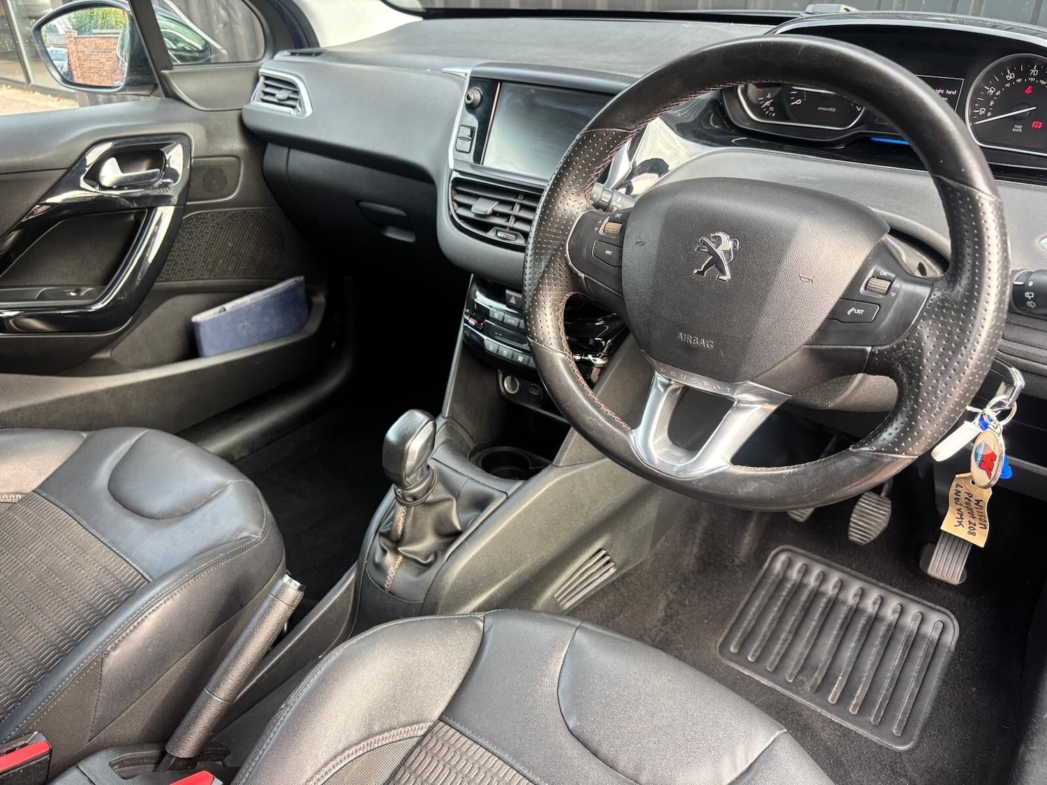 Used Peugeot 208 2013 for sale - 76428177: Photo 26
