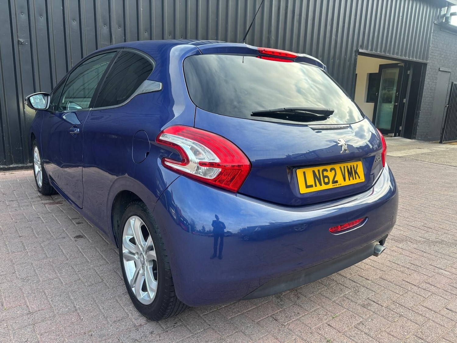 Used Peugeot 208 2013 for sale - 76428177: Photo 6
