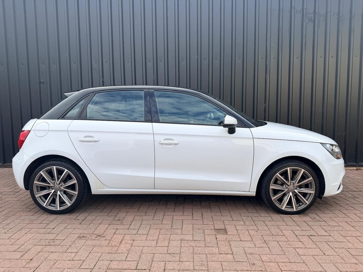 Used Audi A1 2014 for sale - 76442049: Photo 13
