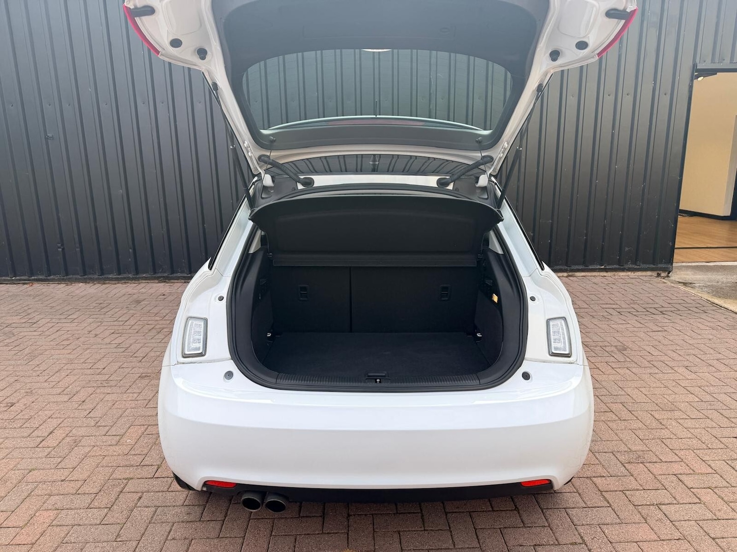 Used Audi A1 2014 for sale - 76442049: Photo 9