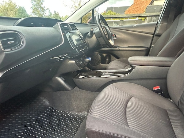 Used Toyota Prius 2016 for sale - 76140441: Photo 17
