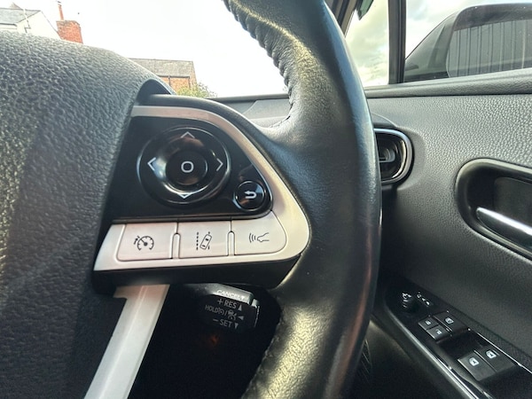 Used Toyota Prius 2016 for sale - 76140441: Photo 26