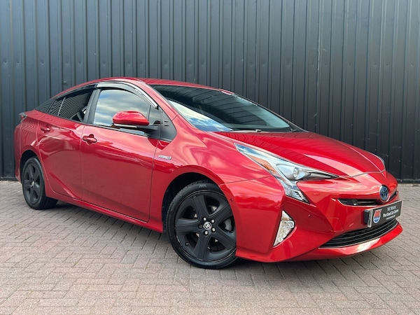 Used Toyota Prius 2016 for sale - 76140441: Photo 2