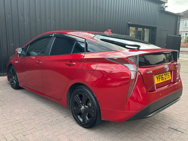 Used Toyota Prius 2016 for sale - 76140441: Photo 7