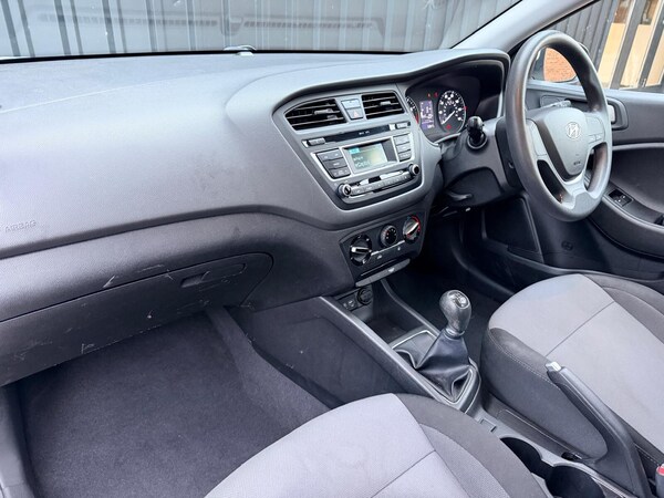 Used Hyundai i20 2017 for sale - 76229447: Photo 30