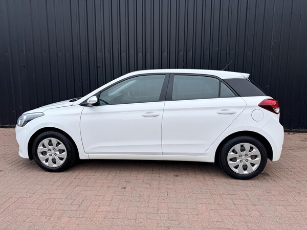 Used Hyundai i20 2017 for sale - 76229447: Photo 5