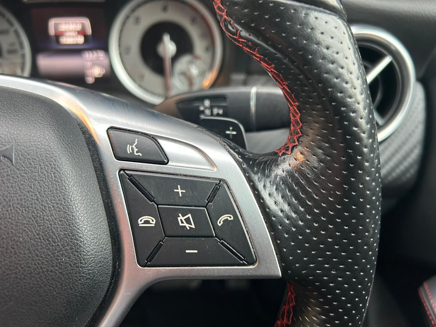 Used Mercedes-Benz A-Class 2015 for sale - 76552519: Photo 36