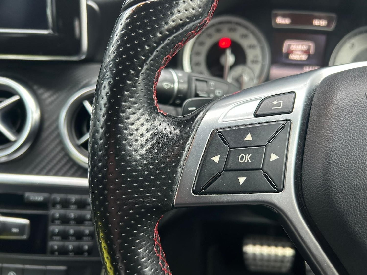 Used Mercedes-Benz A-Class 2015 for sale - 76552519: Photo 38