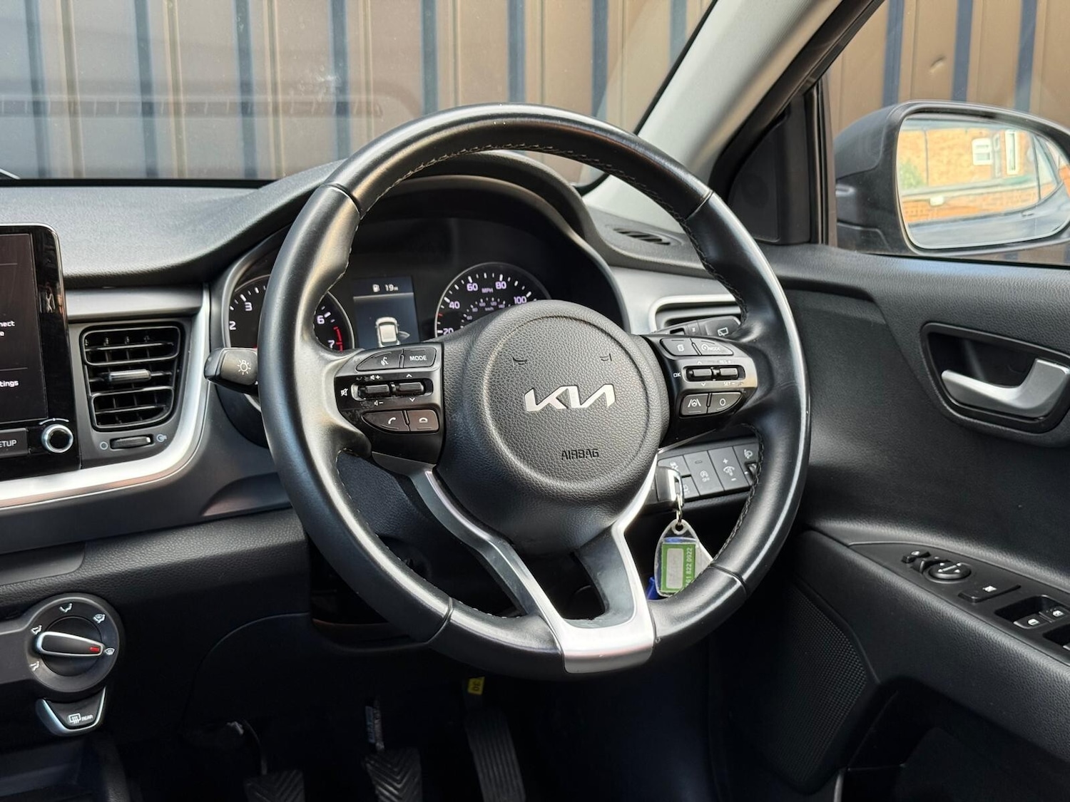 Used Kia Stonic 2022 for sale - 76404696: Photo 15
