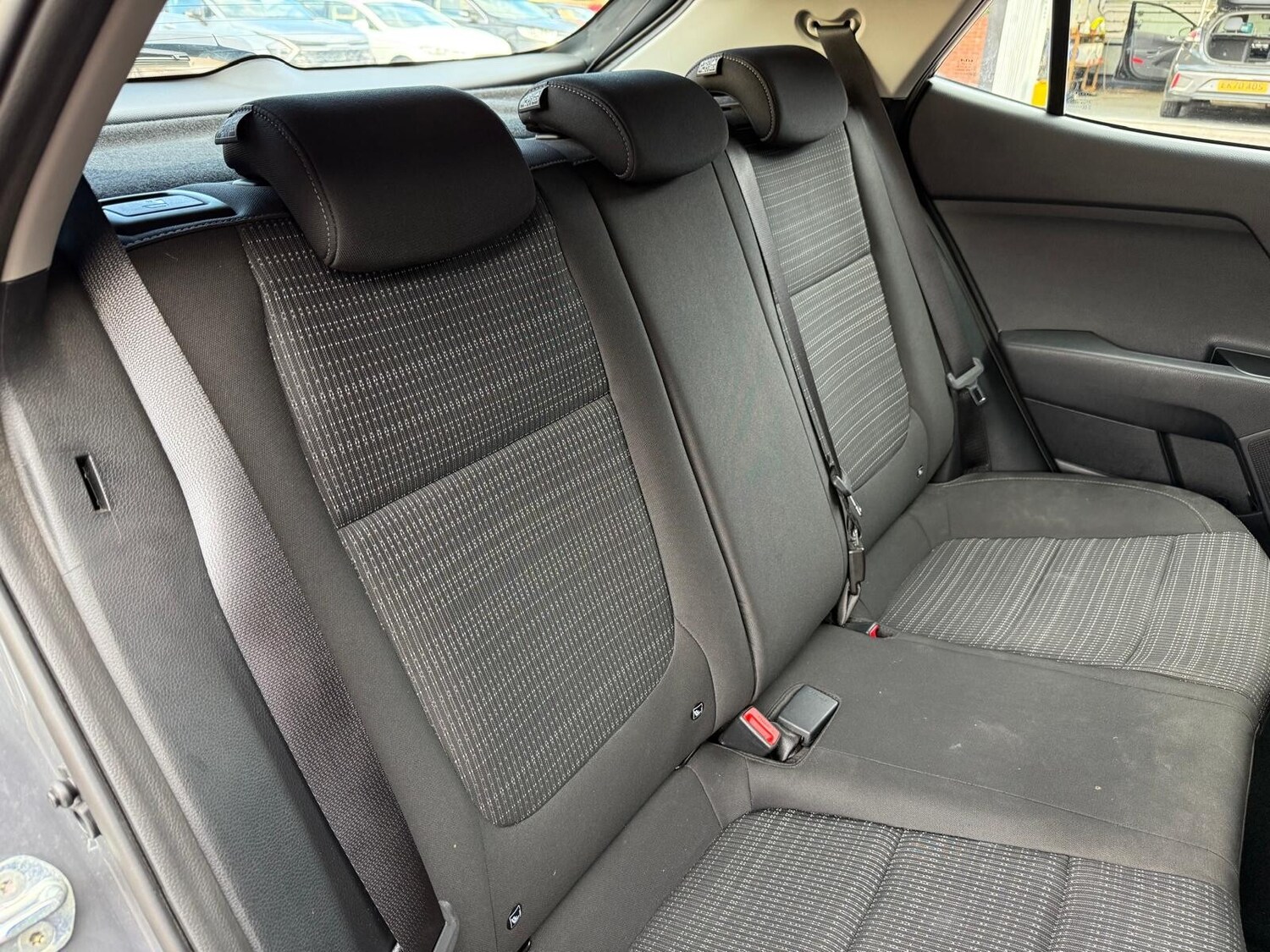 Used Kia Stonic 2022 for sale - 76404696: Photo 26