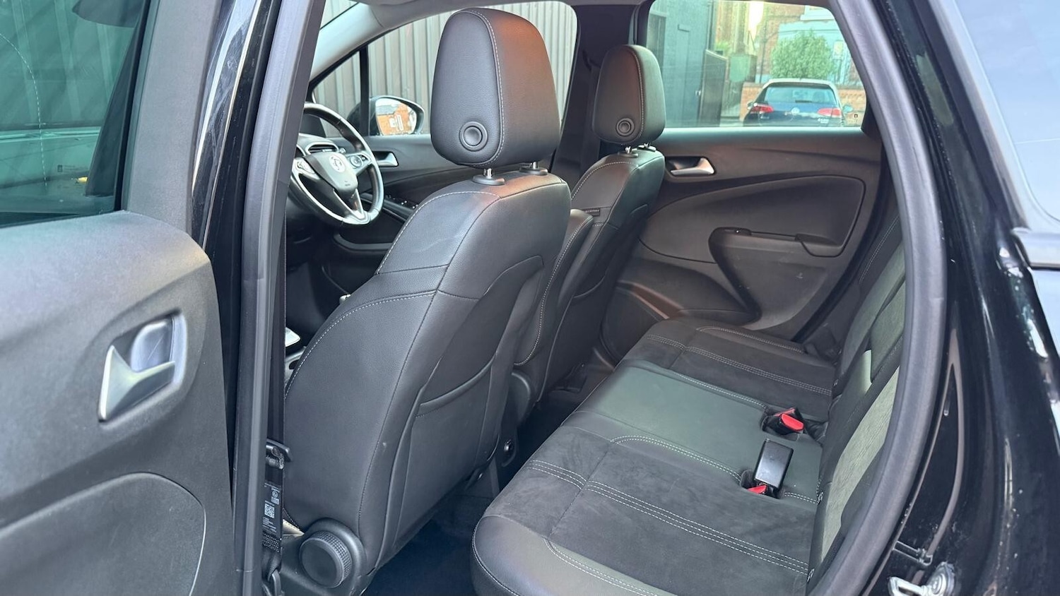 Used Vauxhall Crossland 2023 for sale - 76927964: Photo 28