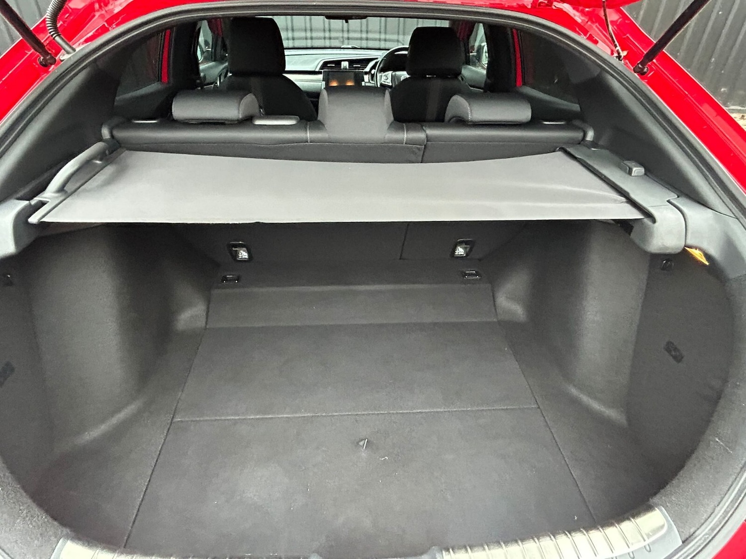 Used Honda Civic 2018 for sale - 76960009: Photo 32