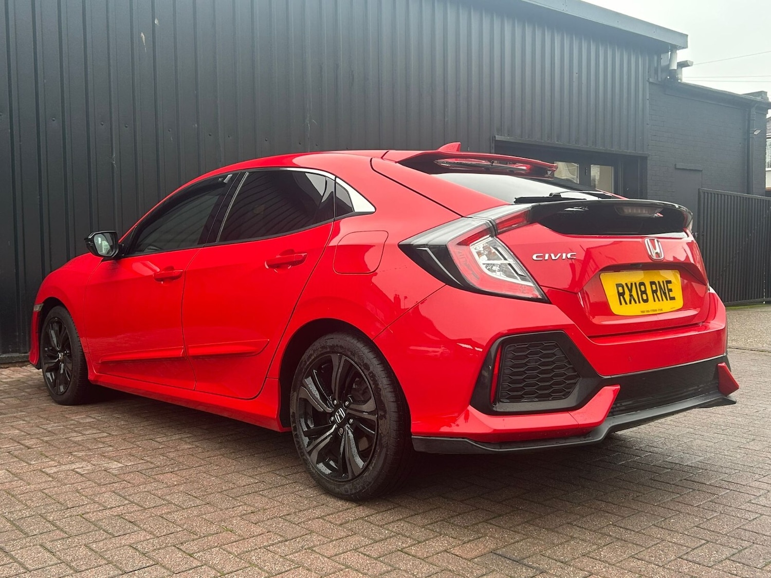 Used Honda Civic 2018 for sale - 76960009: Photo 8