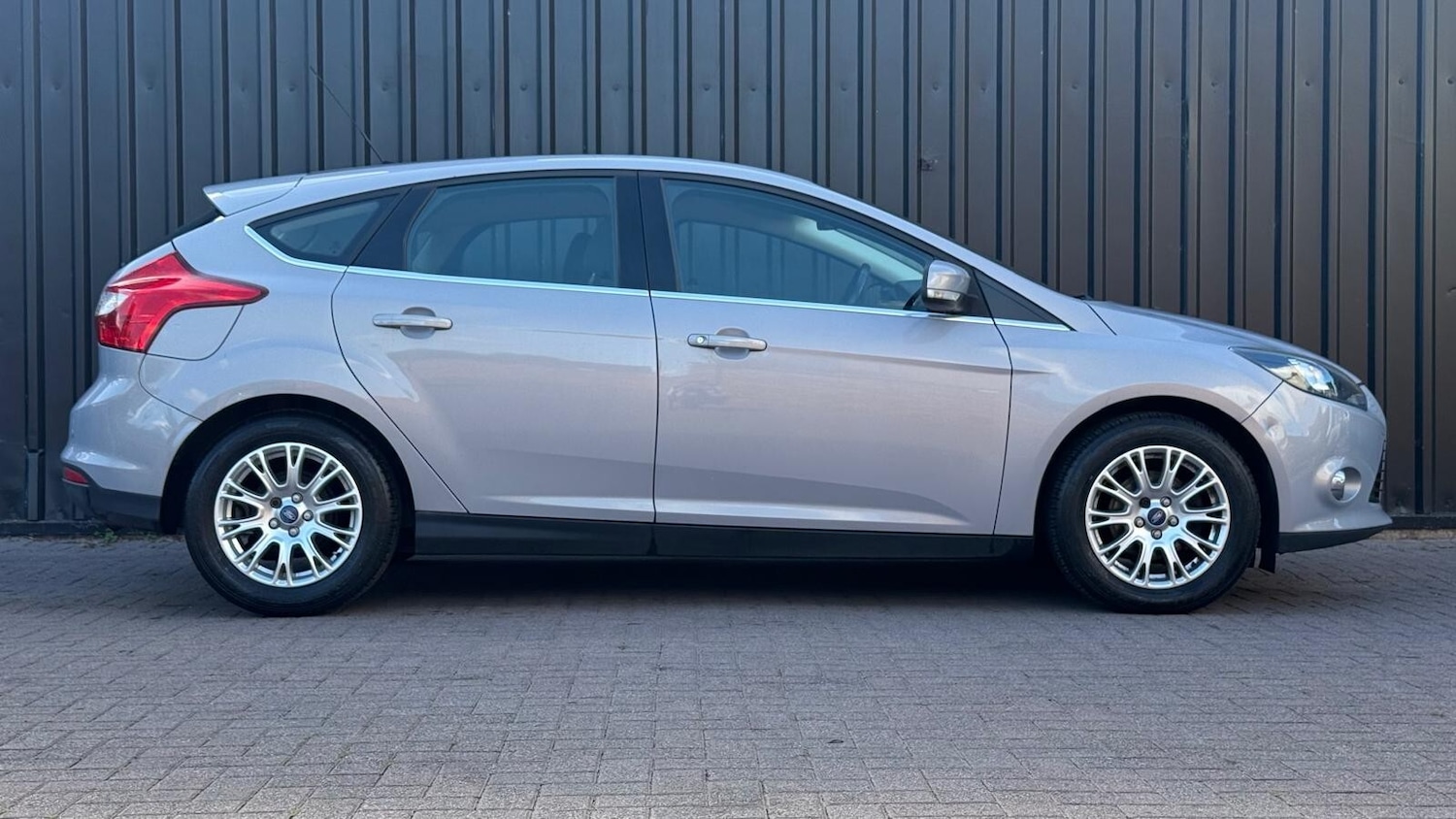 Used Ford Focus 2011 for sale - 76140137: Photo 10