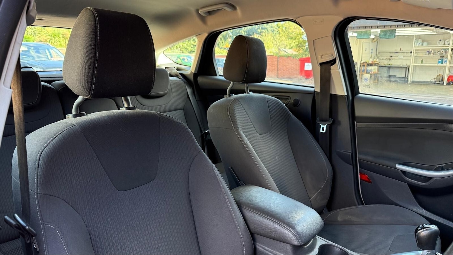 Used Ford Focus 2011 for sale - 76140137: Photo 21