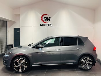 Used Volkswagen Golf 2017 for sale - 77075150: Photo