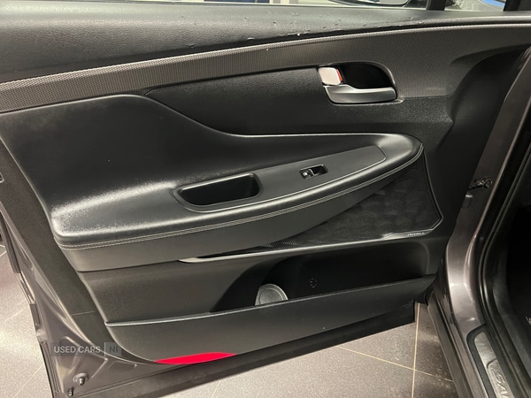 Used Hyundai Santa Fe 2018 for sale - 77647315: Photo 11