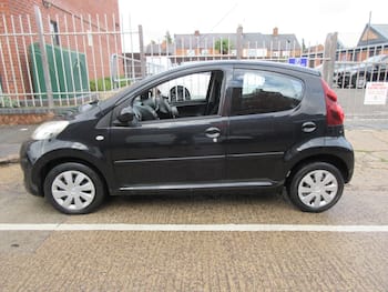 Used Peugeot 107 2013 for sale - 79652662: Photo