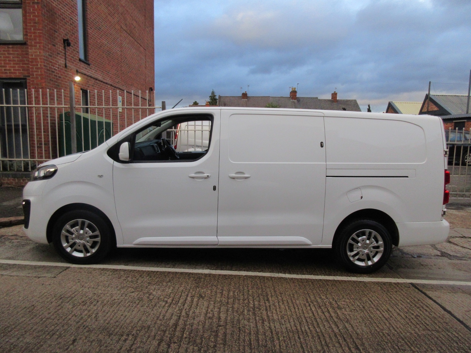 Used Vauxhall Vivaro 2020 for sale - 76391900: Photo 3