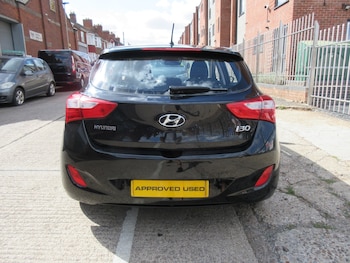 Used Hyundai i30 2015 for sale - 79383279: Photo