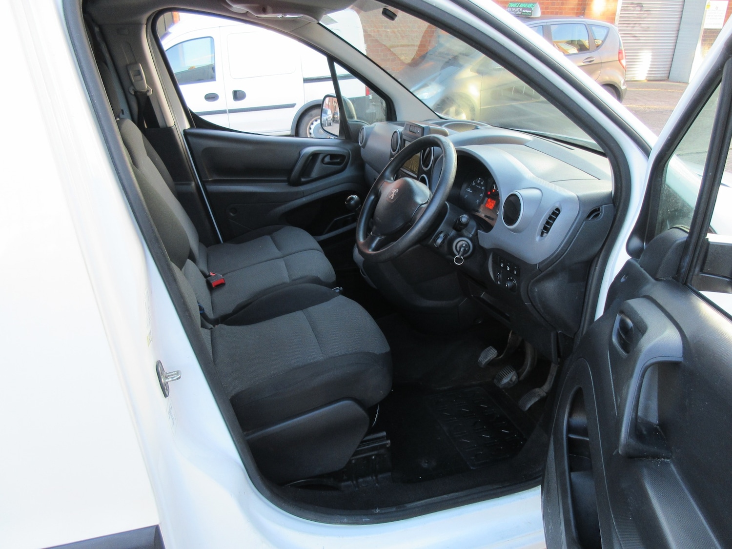 Used Peugeot Partner 2017 for sale - 76064294: Photo 8