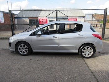 Used Peugeot 308 2012 for sale - 78239812: Photo