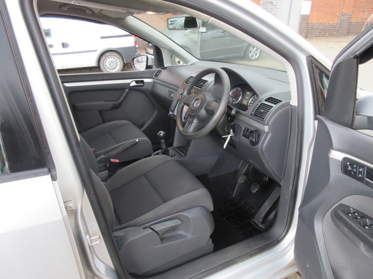 Used Volkswagen Touran 2011 for sale - 78180439: Photo 10