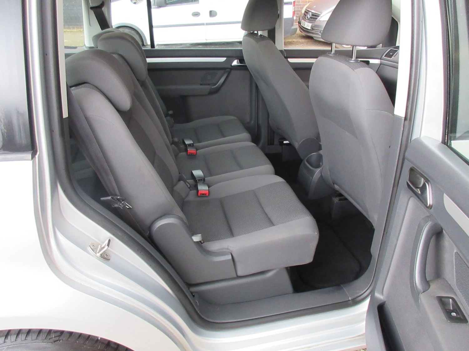 Used Volkswagen Touran 2011 for sale - 78180439: Photo 6