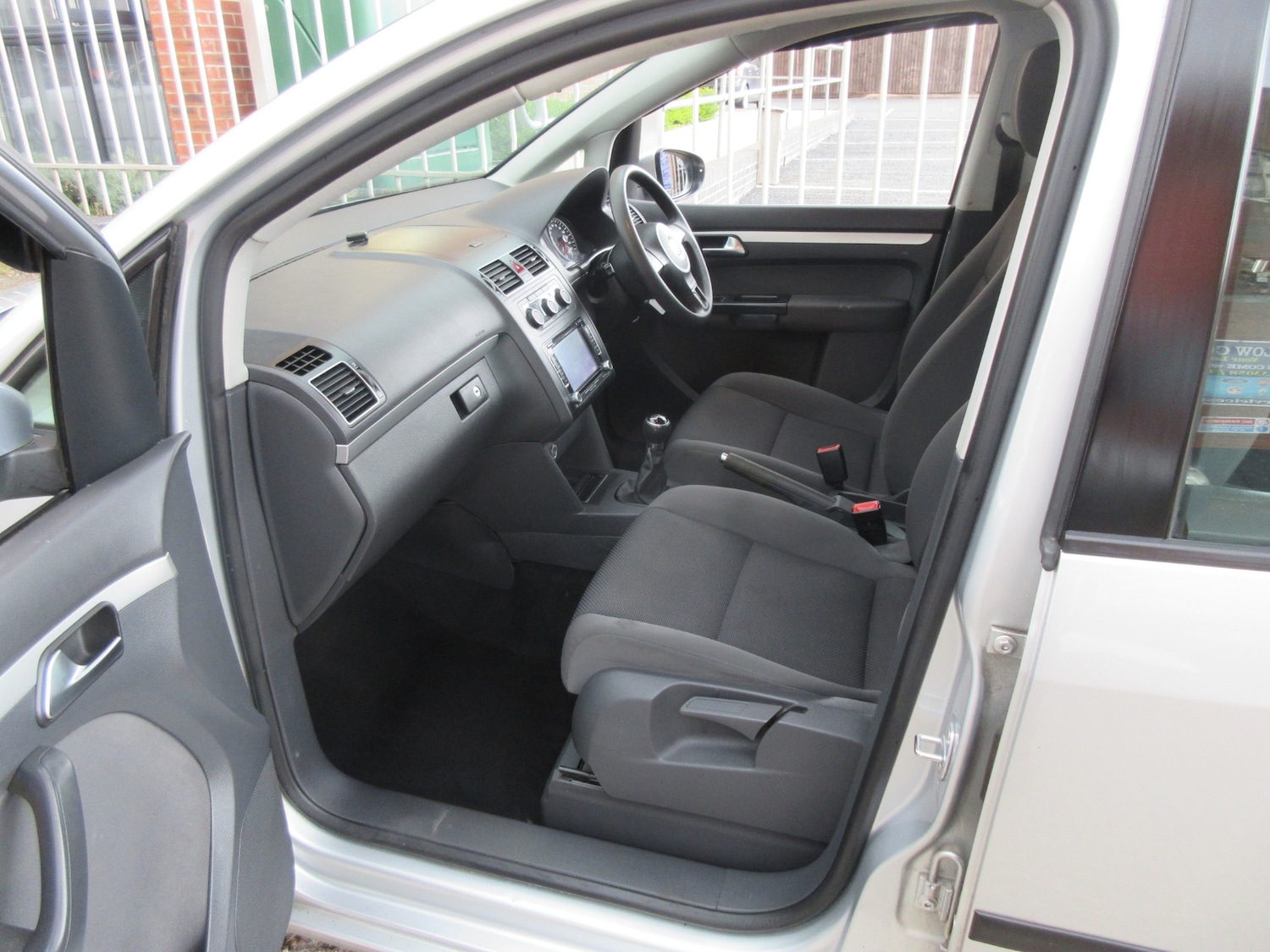 Used Volkswagen Touran 2011 for sale - 78180439: Photo 9