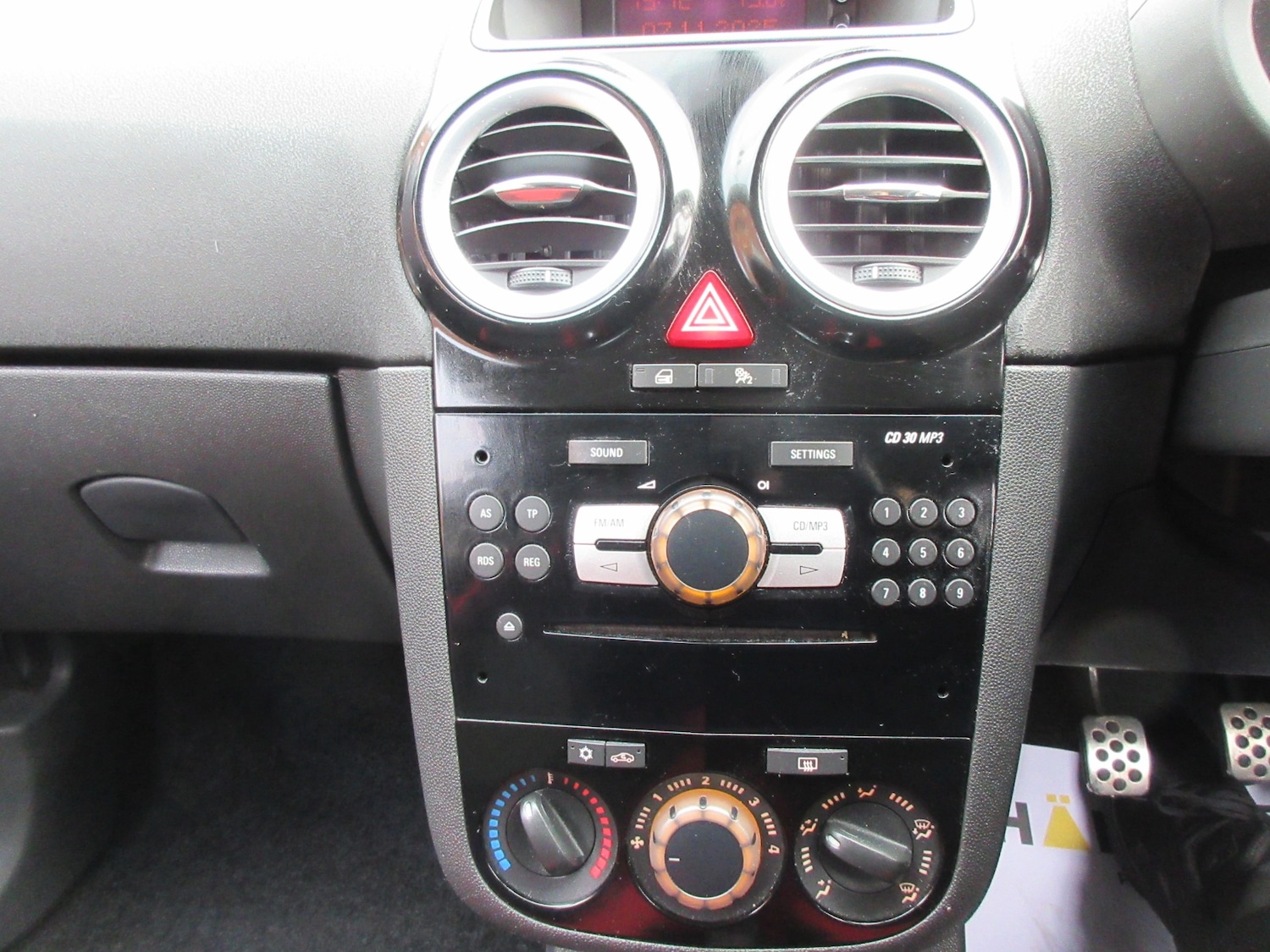 Used Vauxhall Corsa 2012 for sale - 76505578: Photo 11