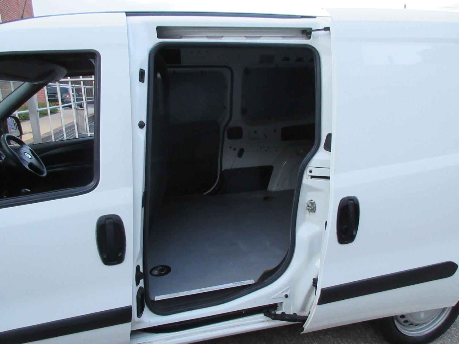 Used Vauxhall Combo 2018 for sale - 77676424: Photo 6