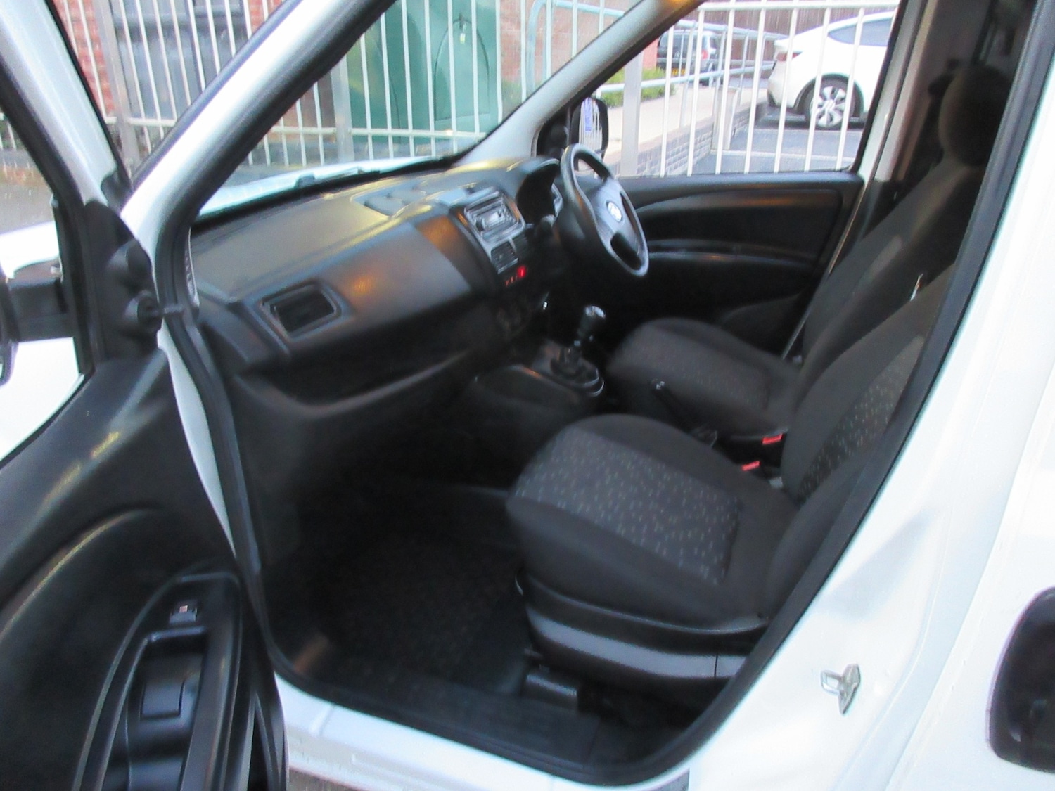 Used Vauxhall Combo 2018 for sale - 77676424: Photo 8