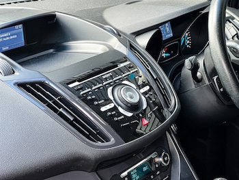 Used Ford Kuga 2015 for sale - 76106401: Photo