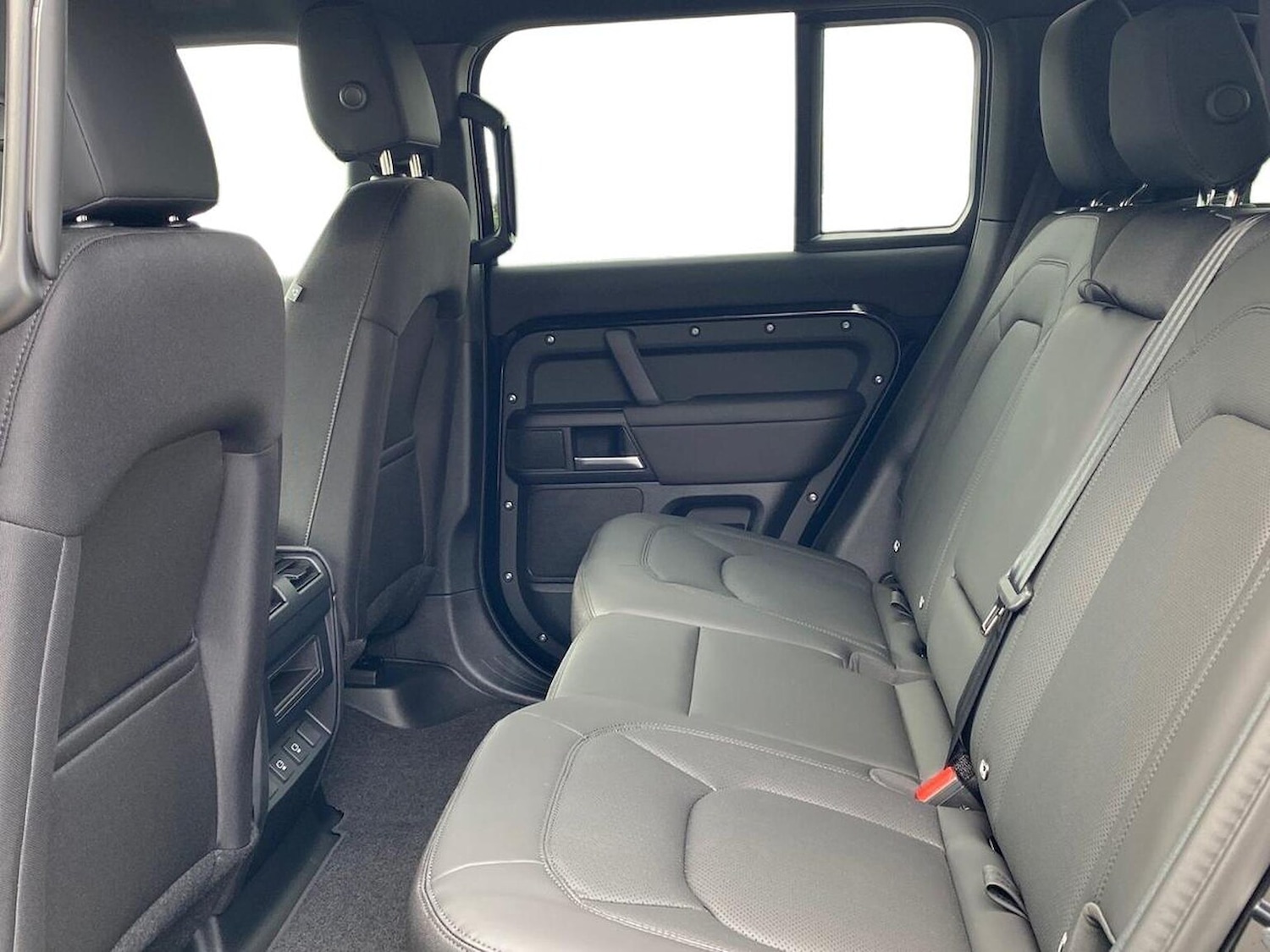 Used Land Rover Defender 2025 for sale - 77488062: Photo 4