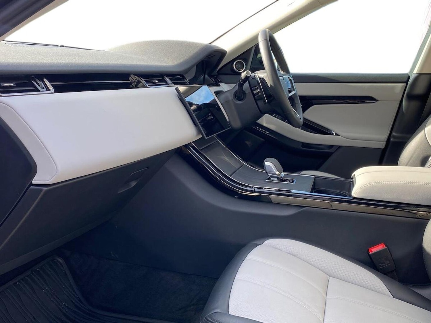 Used Land Rover Range Rover Evoque 2025 for sale - 77488076: Photo 3