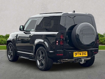 Used Land Rover Defender 2024 for sale - 78739800: Photo