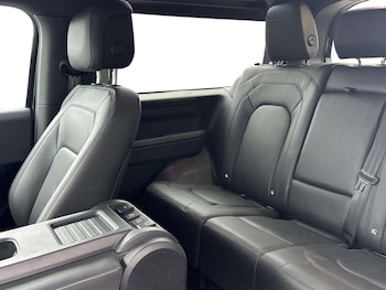 Used Land Rover Defender 2024 for sale - 78739800: Photo