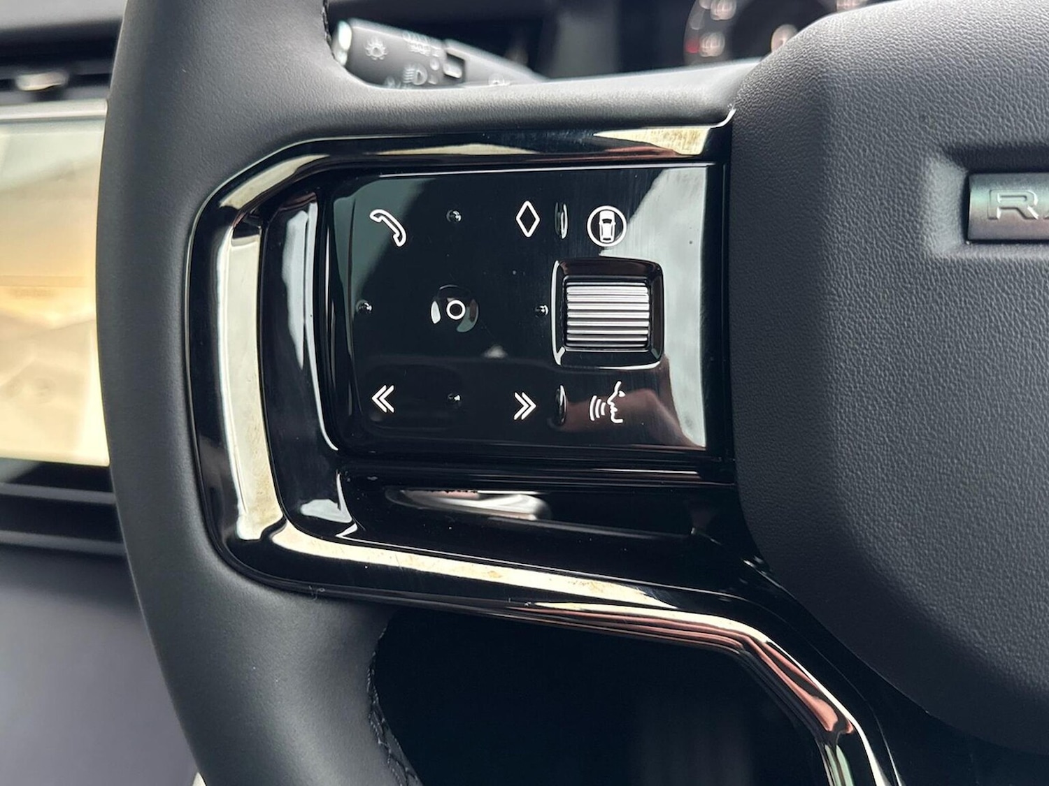 Used Land Rover Range Rover Evoque 2025 for sale - 77694434: Photo 32