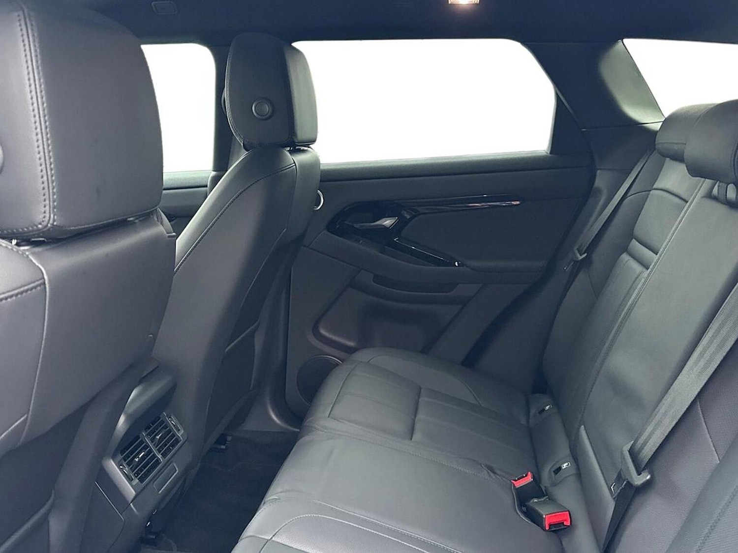 Used Land Rover Range Rover Evoque 2025 for sale - 77694434: Photo 4