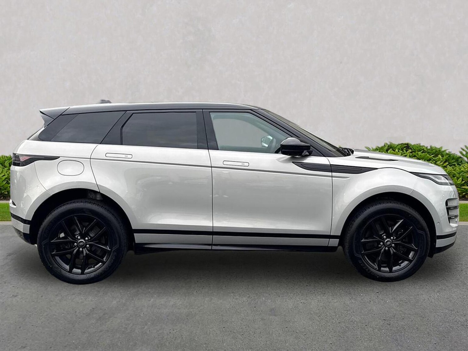 Used Land Rover Range Rover Evoque 2025 for sale - 77694434: Photo 5