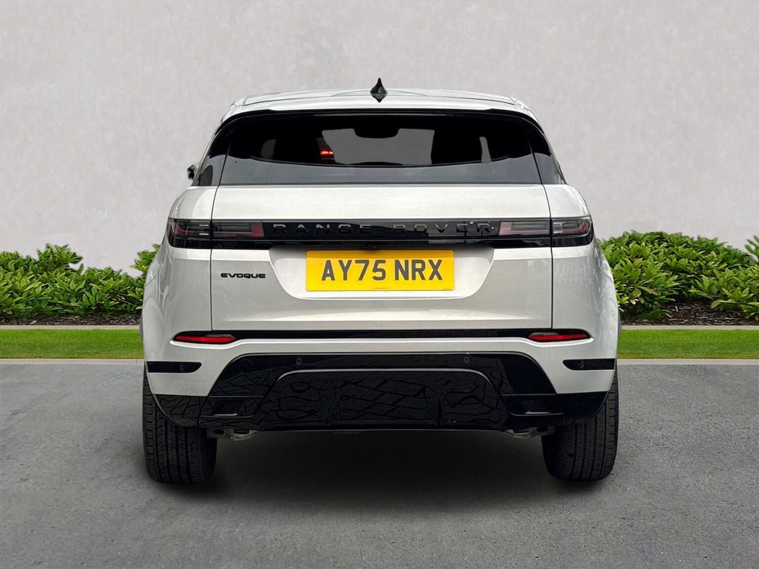 Used Land Rover Range Rover Evoque 2025 for sale - 77694434: Photo 6