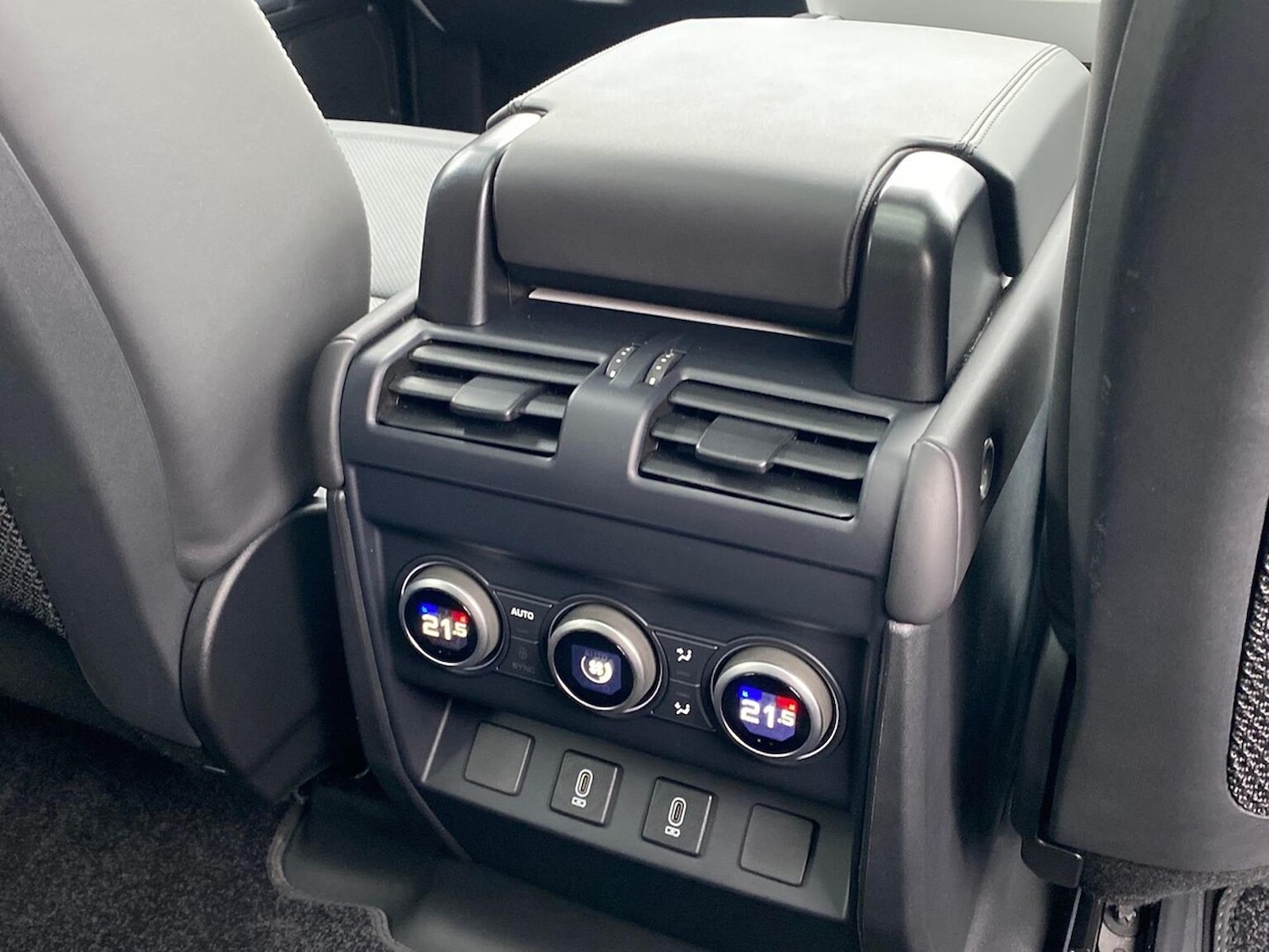 Used Land Rover Defender 2025 for sale - 77516485: Photo 18