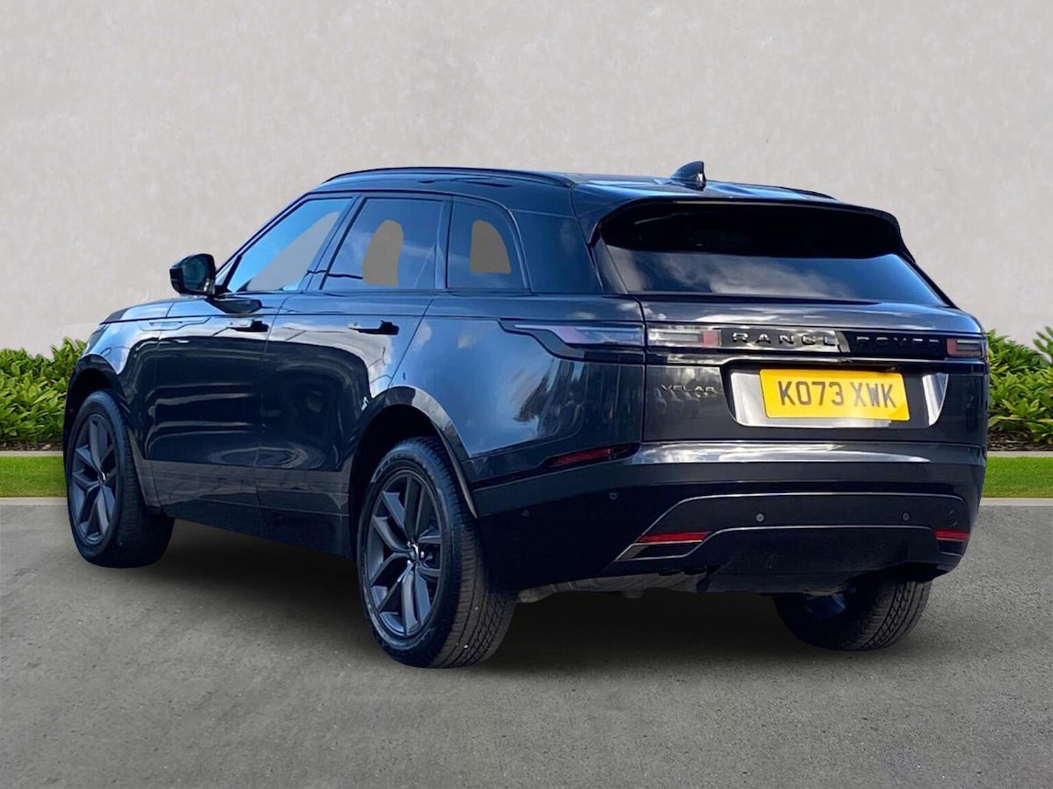 Used Land Rover Range Rover Velar 2024 for sale - 76383370: Photo 2