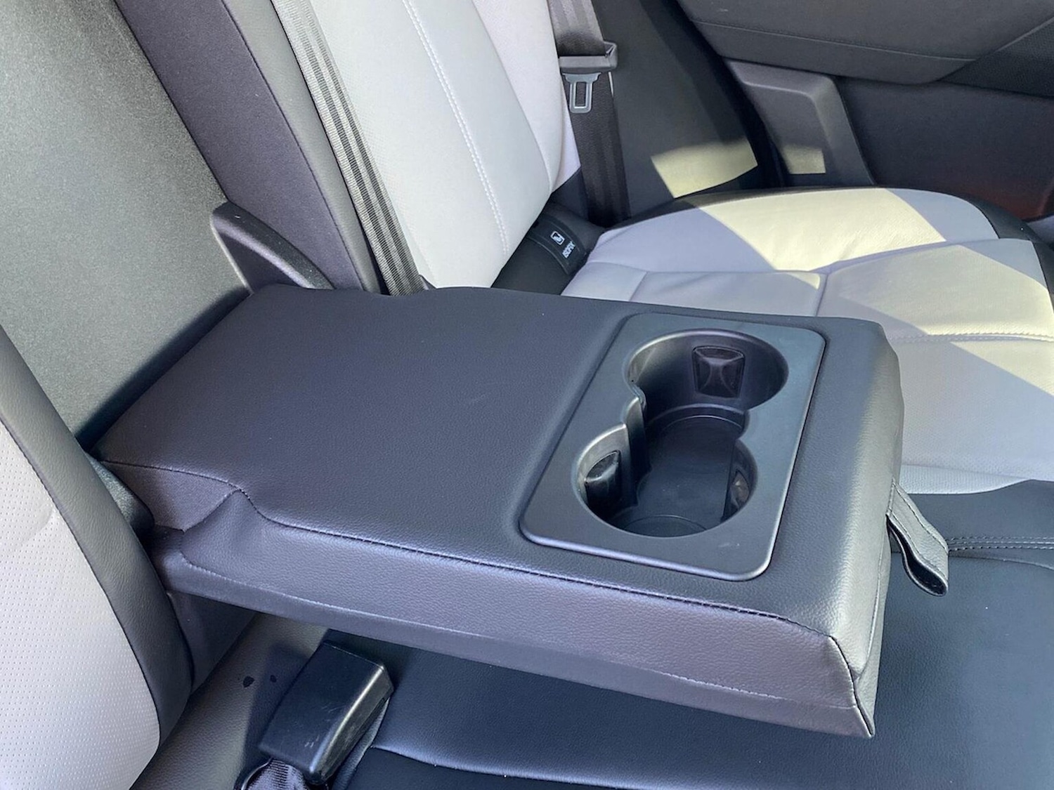 Used Land Rover Range Rover Velar 2024 for sale - 76383370: Photo 35