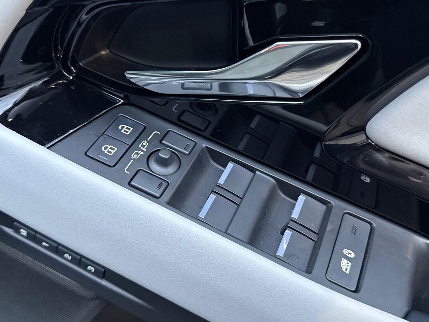 Used Land Rover Range Rover Evoque 2025 for sale - 77488071: Photo 29