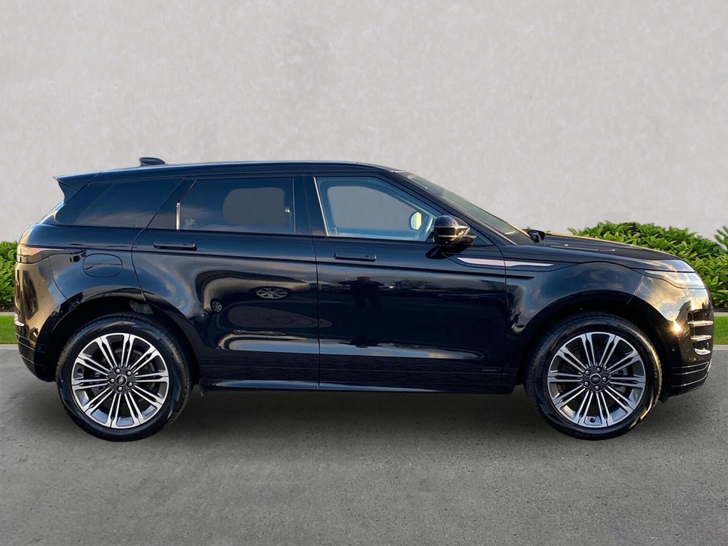 Used Land Rover Range Rover Evoque 2025 for sale - 77488036: Photo 5