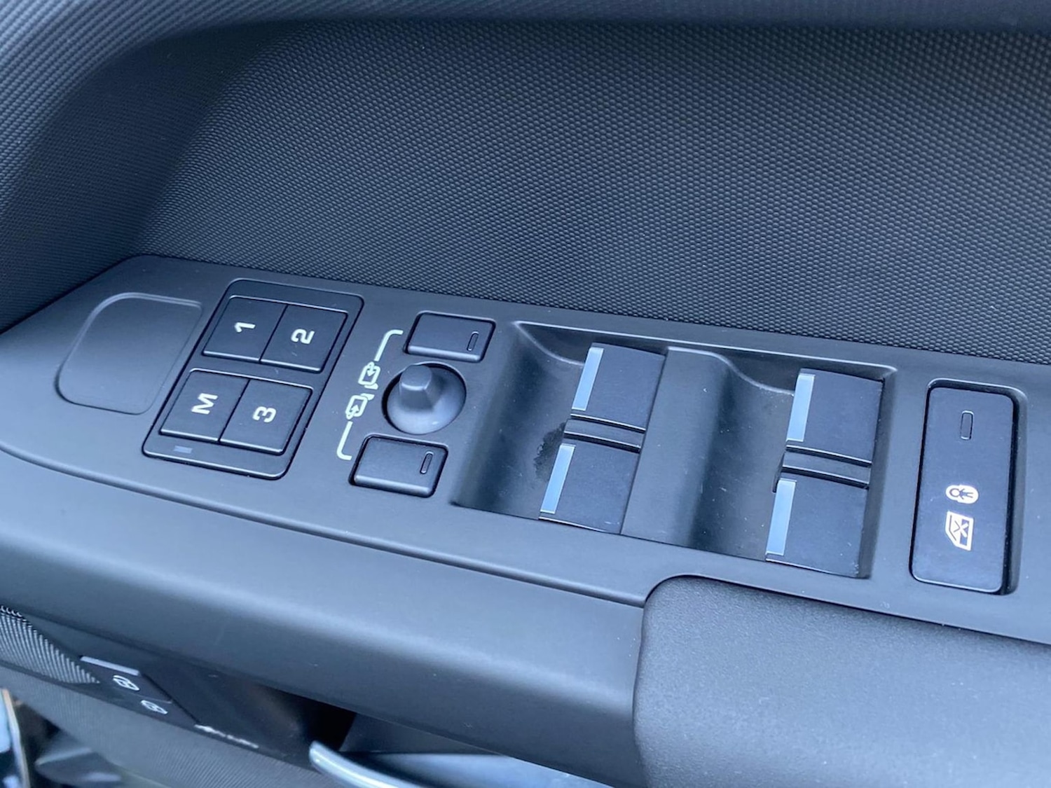 Used Land Rover Defender 2024 for sale - 78193425: Photo 27