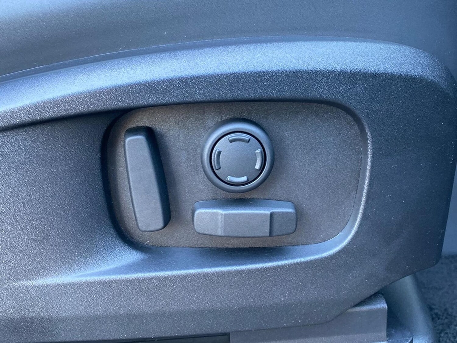 Used Land Rover Defender 2024 for sale - 78193425: Photo 33