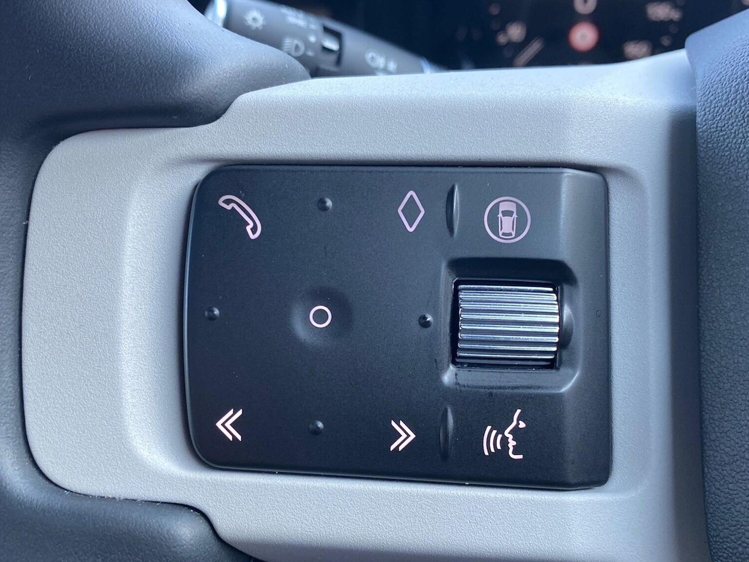 Used Land Rover Defender 2024 for sale - 78193425: Photo 44